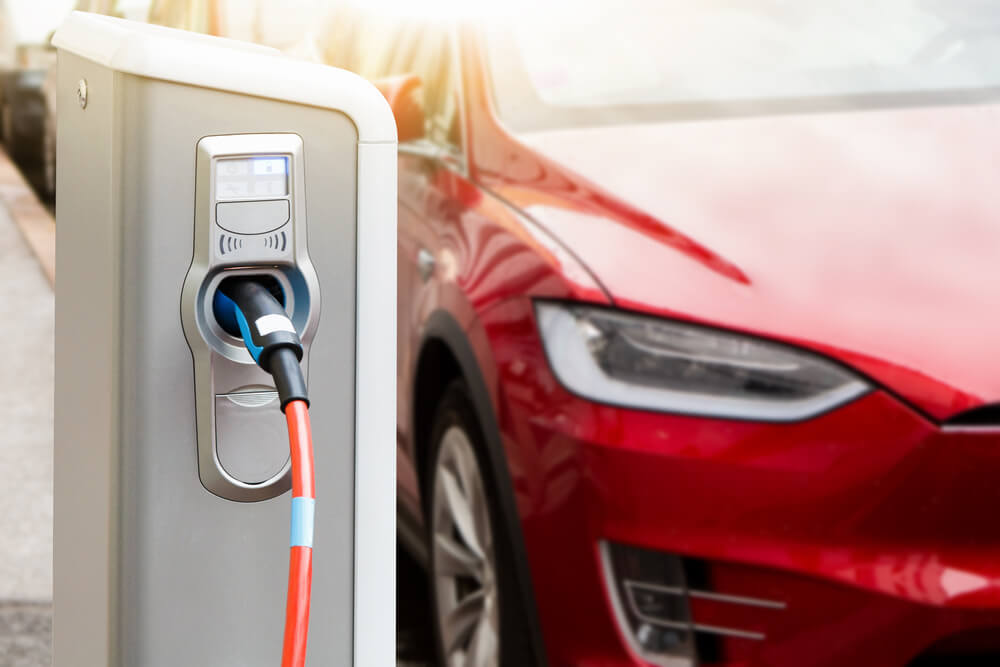 乾淨能源時代來臨，電動車將取代傳統燃油車